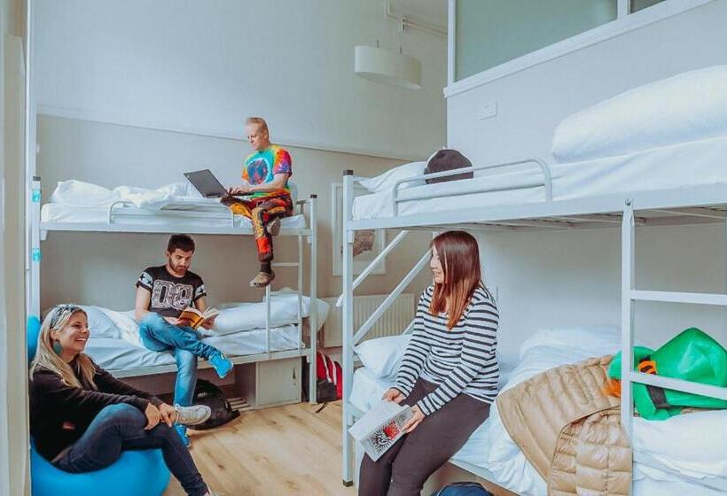 هاستل Canbe Gardiner House