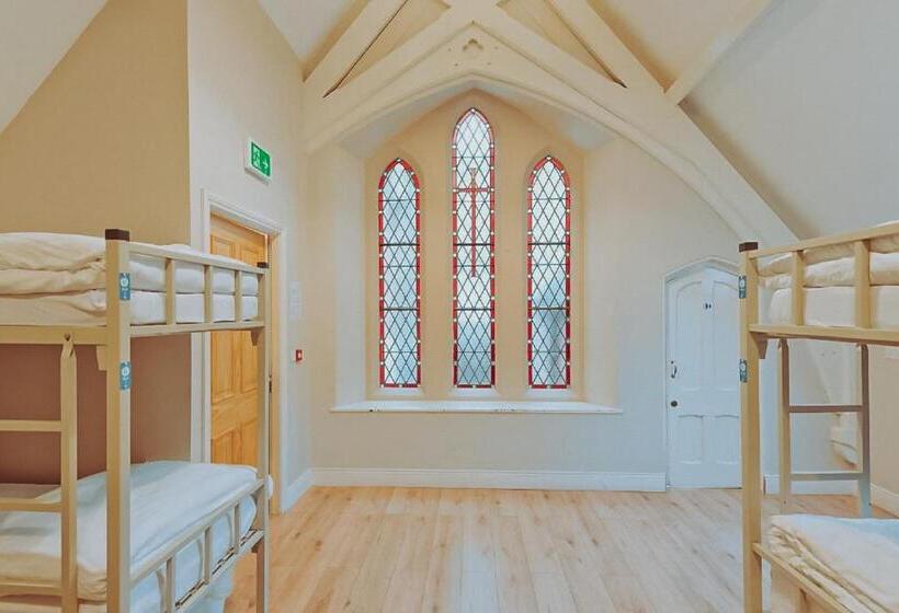 هاستل Canbe Gardiner House