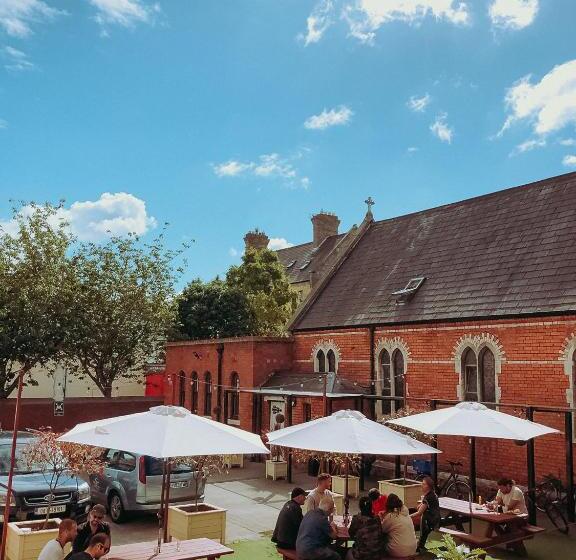 هاستل Canbe Gardiner House