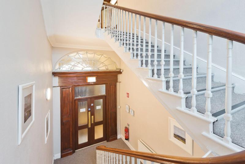 هاستل Canbe Gardiner House