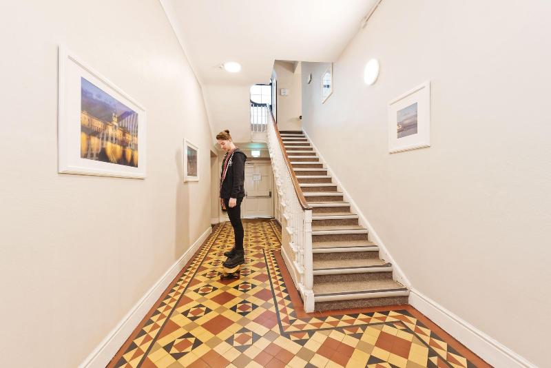 هاستل Canbe Gardiner House