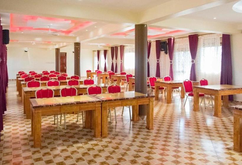 هاستل Mak Queen