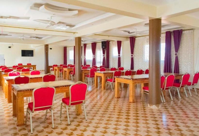 هاستل Mak Queen