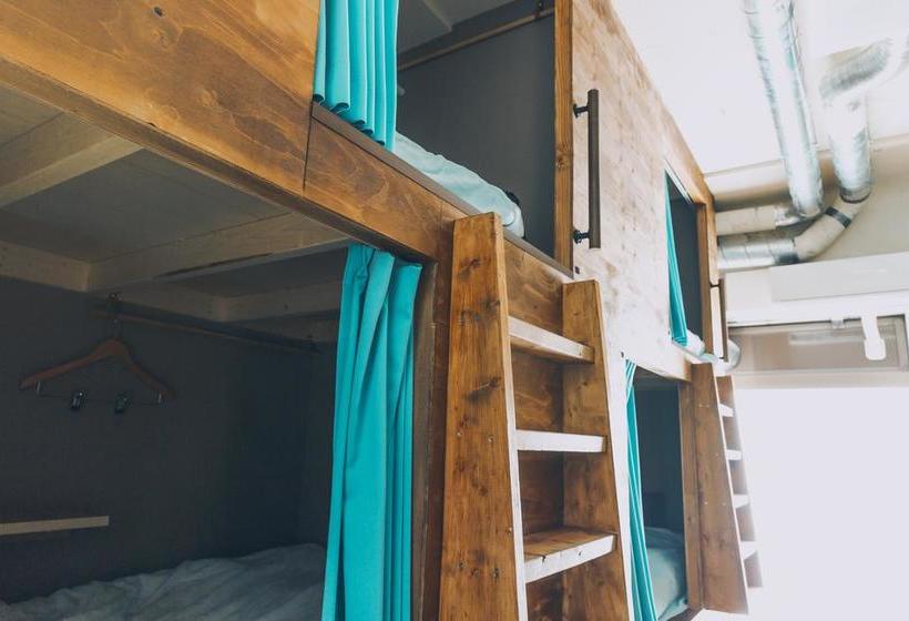 Mezamashi Sandwich  Hostel