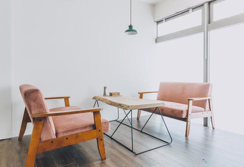 Mezamashi Sandwich  Hostel