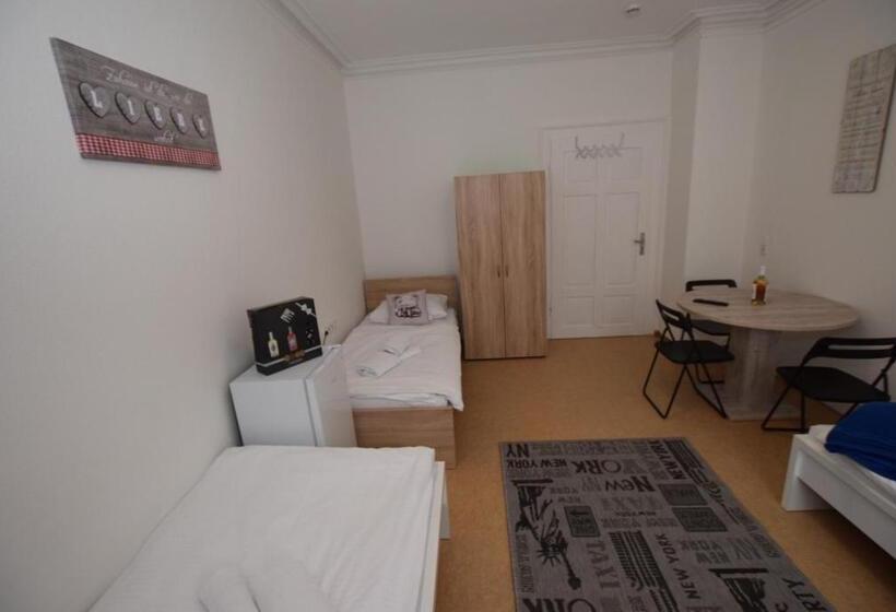 호스텔 Monteurzimmer Kirchheim Teck