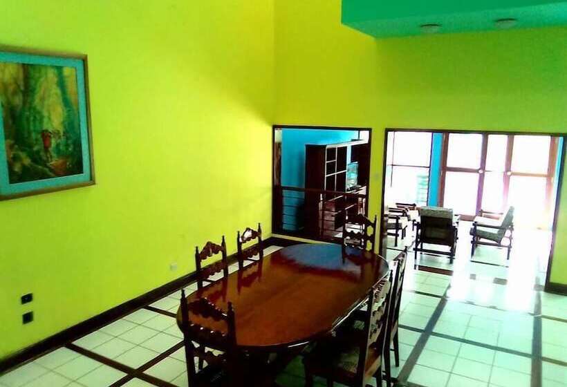 Amazonas Green Hostel