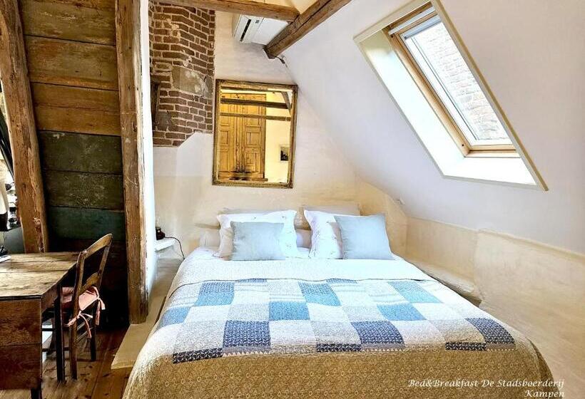 Bed and Breakfast De Stadsboerderij