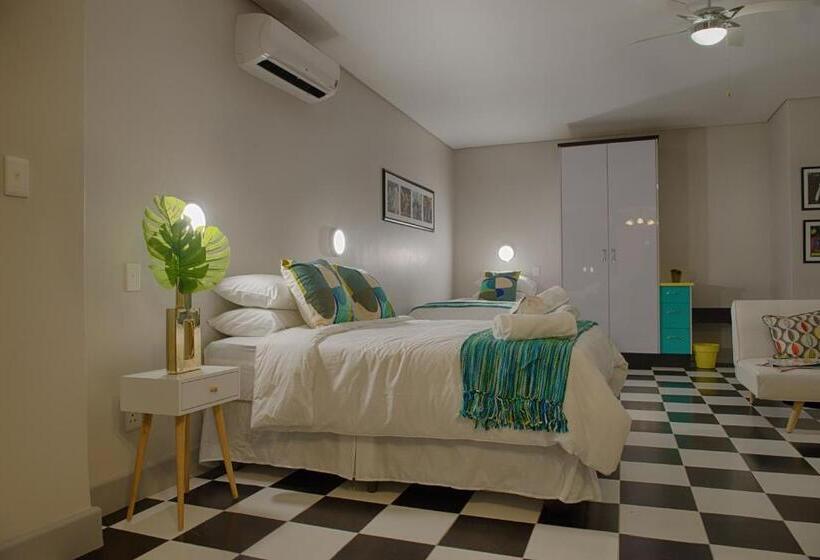 Bed and Breakfast Hp Twelve Accommodation