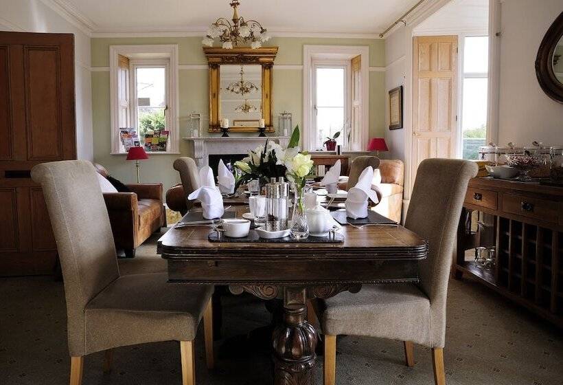 تختخواب و صبحانه Sheriff Lodge