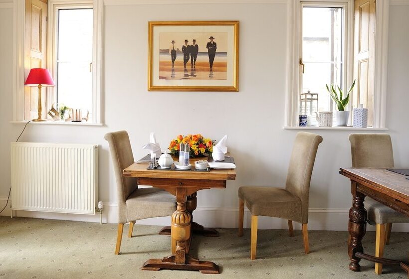 تختخواب و صبحانه Sheriff Lodge