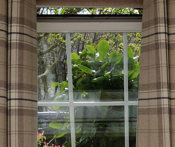 تختخواب و صبحانه Sheriff Lodge