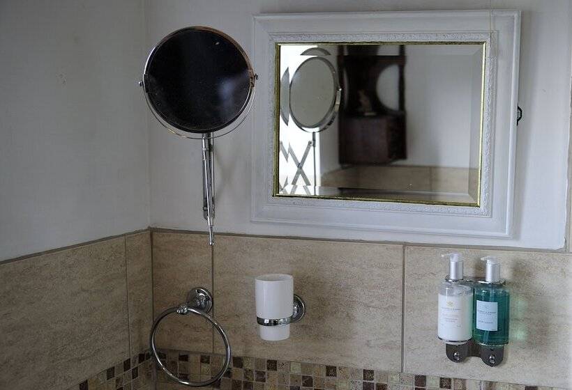 تختخواب و صبحانه Sheriff Lodge