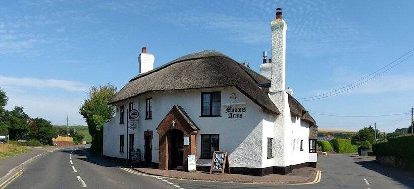 مبيت وإفطار The Masons Arms