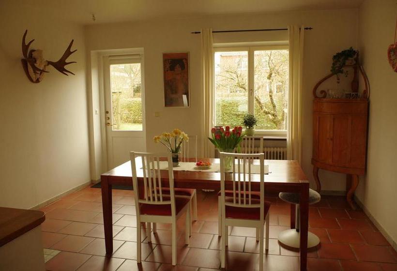 تختخواب و صبحانه Villa Pedell