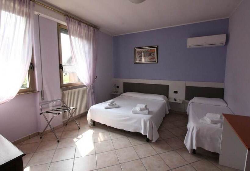 Отель Albergo Ristorante La Bussola