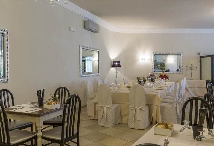 Отель Albergo Ristorante La Bussola