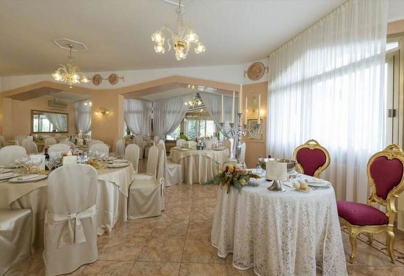 Отель Albergo Ristorante La Bussola