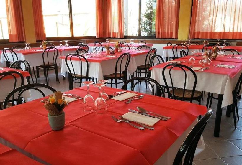 ホテル Albergo Ristorante Lavedo