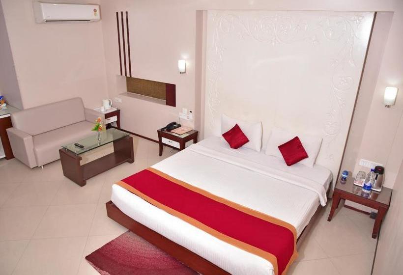 فندق Amit International