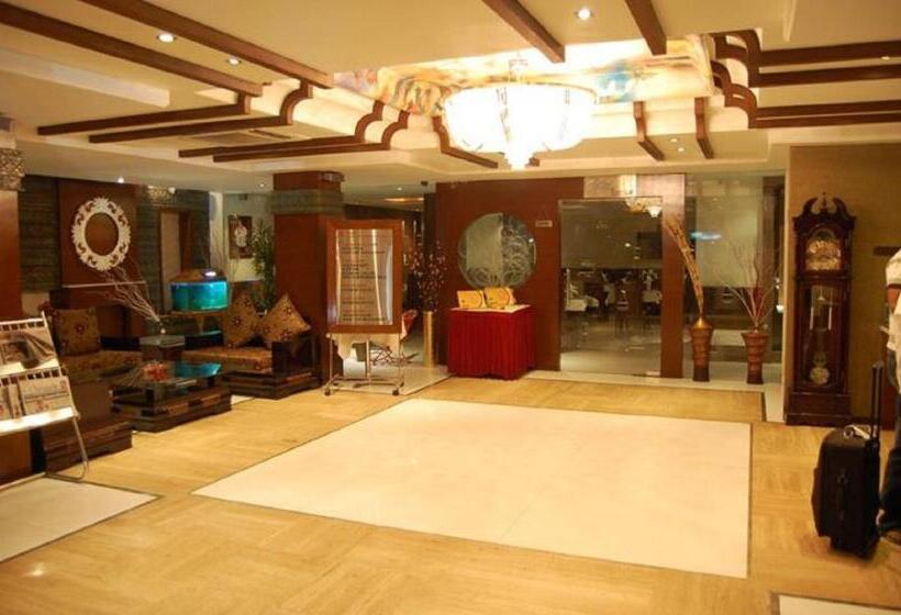 فندق Amit International