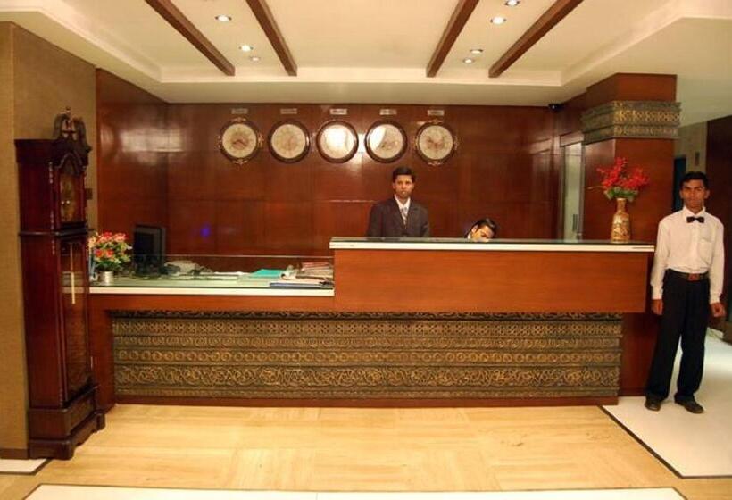 فندق Amit International