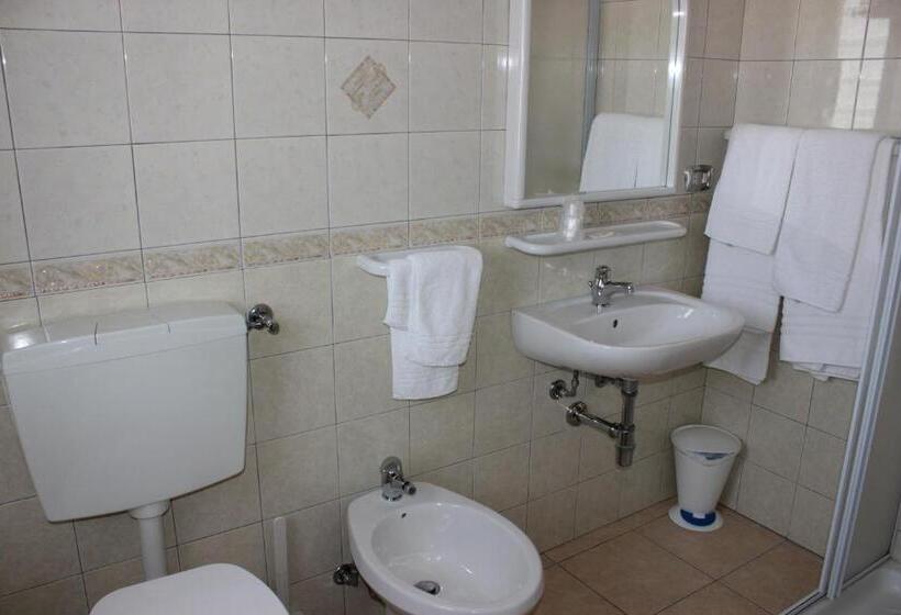 בית מלון כפרי Cenzo