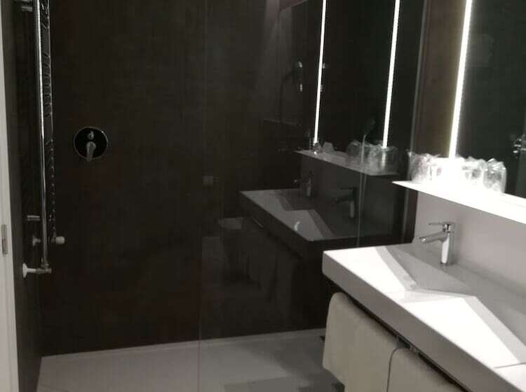 호텔 & Spa Ciudad De Binéfar