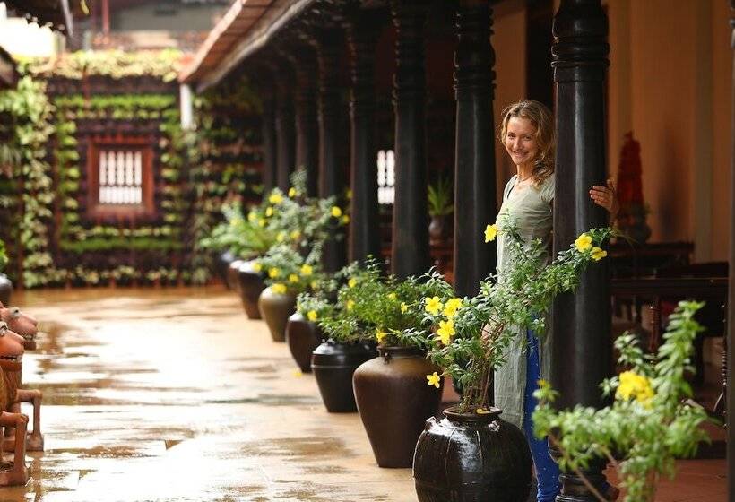 هتل Ginger House Museum