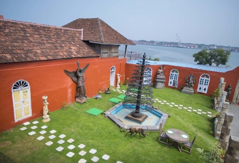 هتل Ginger House Museum