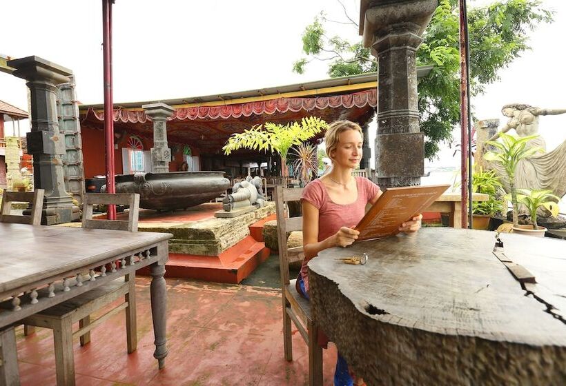 هتل Ginger House Museum