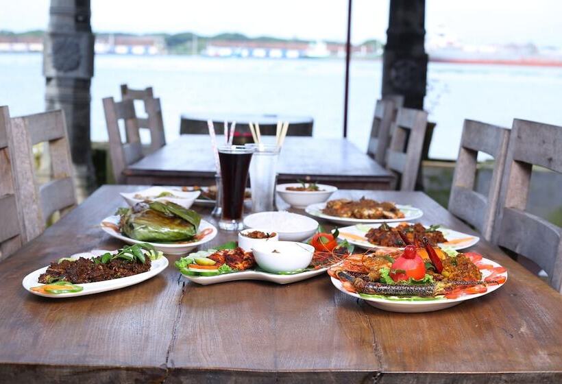 هتل Ginger House Museum