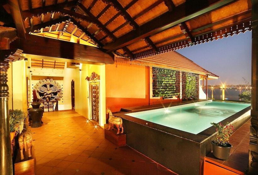 هتل Ginger House Museum