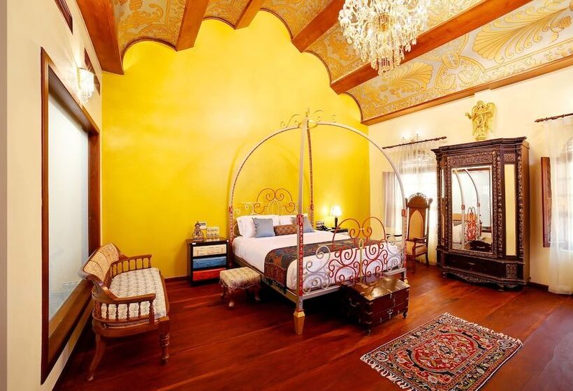 هتل Ginger House Museum