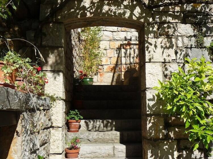 Отель Hôtel Chante Perdrix