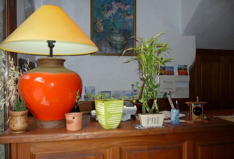 ホテル Hôtel Chante Perdrix