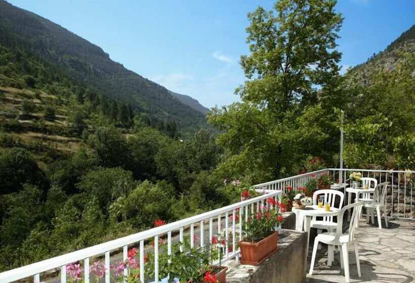 Отель Hôtel Chante Perdrix