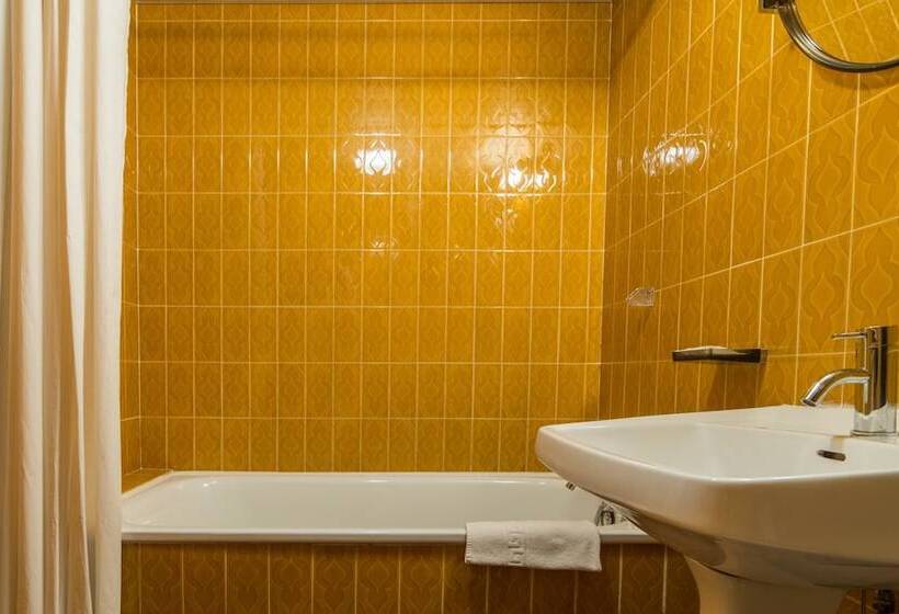 Отель Hôtel Le Pourteilh