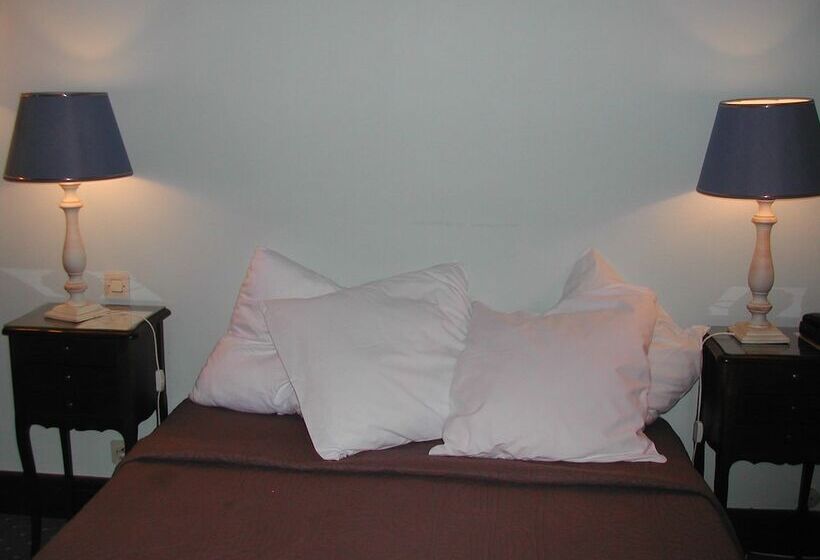 Отель Hôtel Le Pourteilh