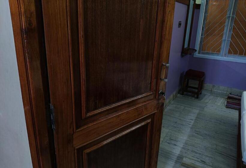 Hotel Krishna Lodge