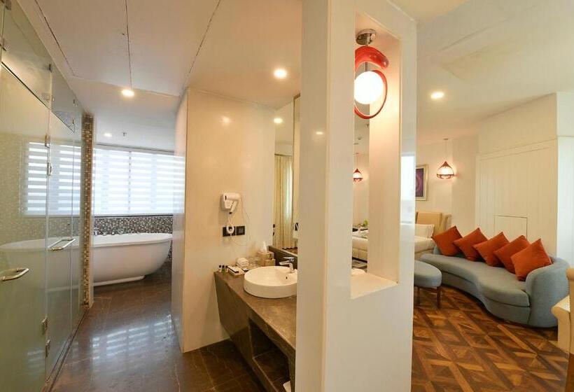 בית מלון כפרי Pal Heights Mantra