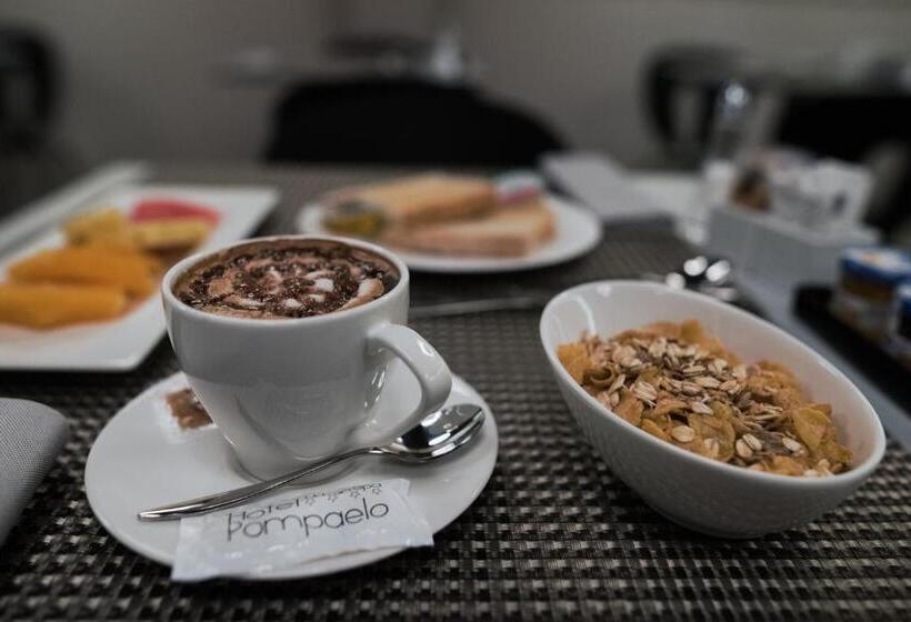 호텔 Pompaelo Plaza Del Ayuntamiento & Spa