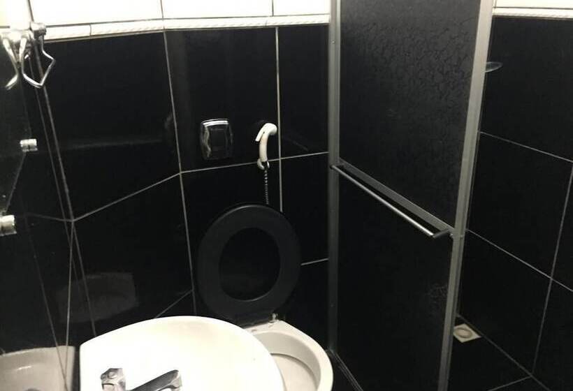 בית מלון כפרי San Gabriel Paddle Club