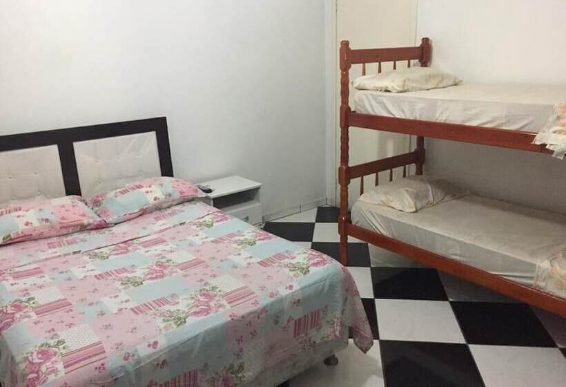 בית מלון כפרי San Gabriel Paddle Club