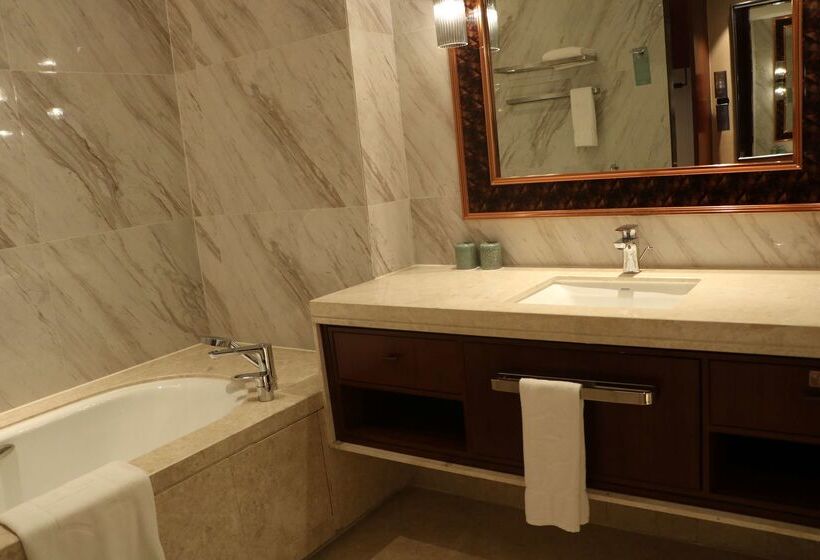 בית מלון כפרי Shangri La Yiwu   Close To Yiwu International Trade Market