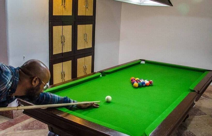 בית מלון כפרי Shilton By Royal Collection