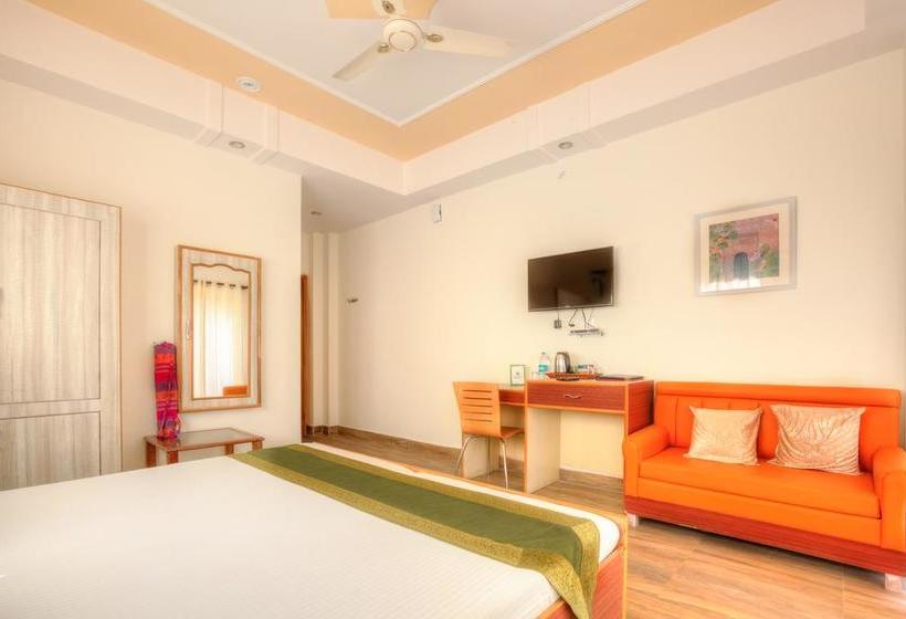 Отель Treebo The Lily