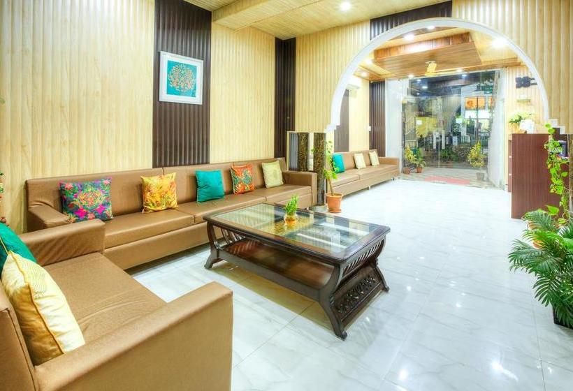 Отель Treebo The Lily