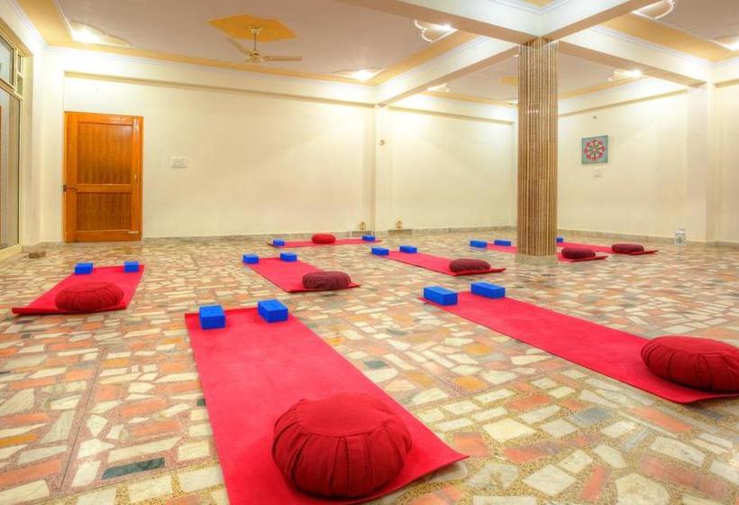 Отель Treebo The Lily