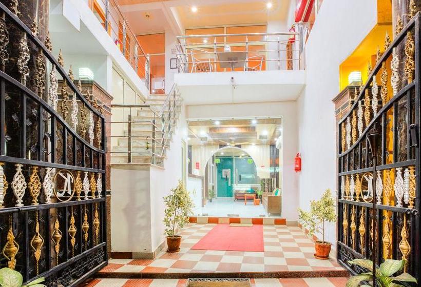 Отель Treebo The Lily